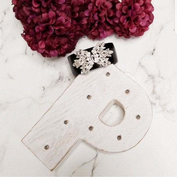 Sam Edelman Jewelry - 🔴5/$30! Sam Edelman Black Bejeweled Cuff Bracelet